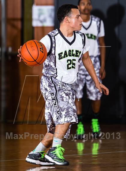 Thumbnail 3 in Pasadena vs. Sharyland (McDonald's Texas Invitational) photogallery.