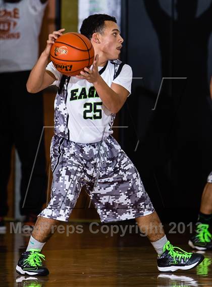 Thumbnail 2 in Pasadena vs. Sharyland (McDonald's Texas Invitational) photogallery.