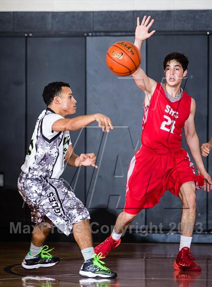 Thumbnail 3 in Pasadena vs. Sharyland (McDonald's Texas Invitational) photogallery.
