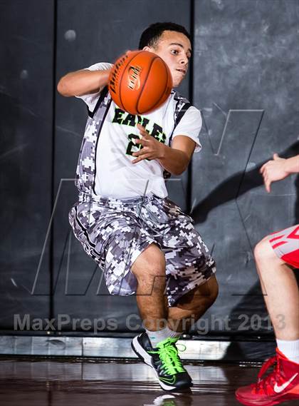 Thumbnail 2 in Pasadena vs. Sharyland (McDonald's Texas Invitational) photogallery.