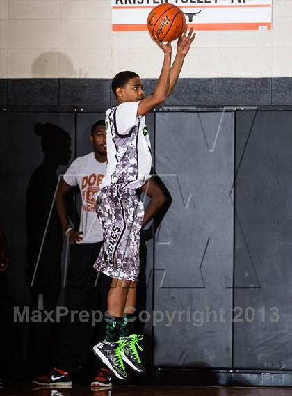 Thumbnail 2 in Pasadena vs. Sharyland (McDonald's Texas Invitational) photogallery.