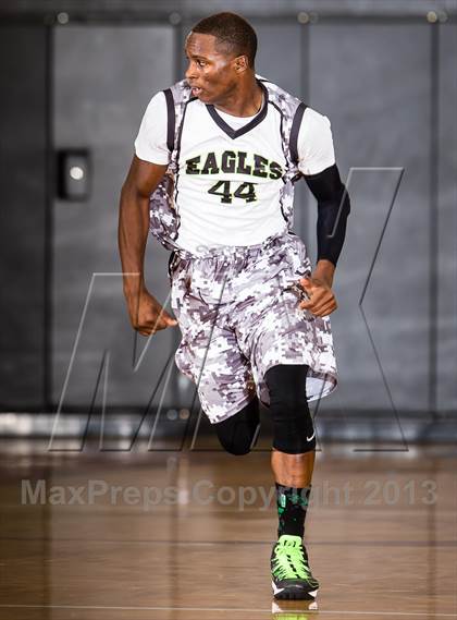 Thumbnail 1 in Pasadena vs. Sharyland (McDonald's Texas Invitational) photogallery.