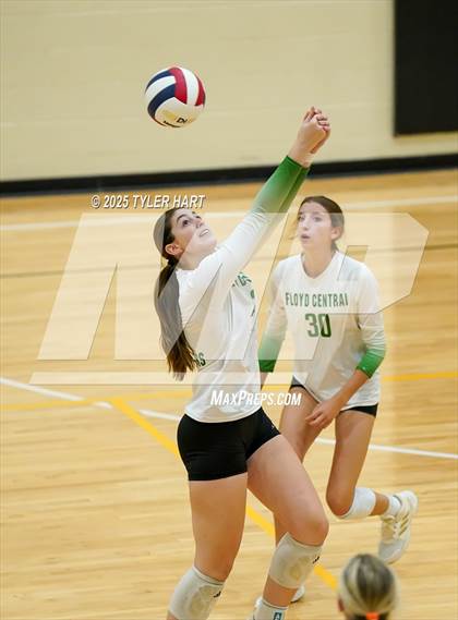 Thumbnail 2 in Floyd Central vs. Carmel (Avon Classic) photogallery.