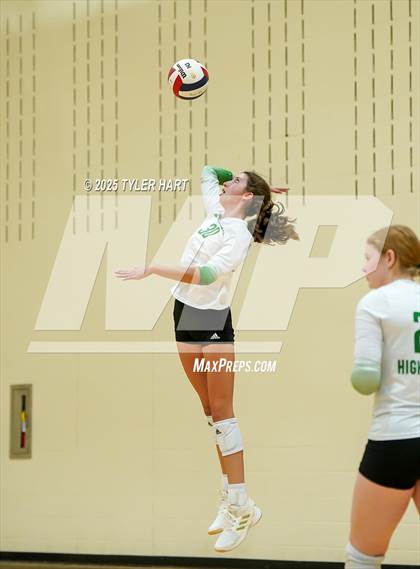Thumbnail 3 in Floyd Central vs. Carmel (Avon Classic) photogallery.