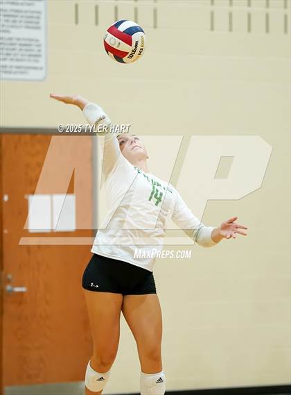 Thumbnail 3 in Floyd Central vs. Carmel (Avon Classic) photogallery.