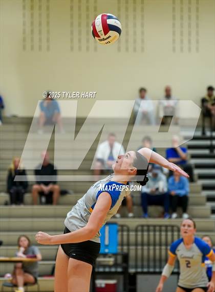 Thumbnail 2 in Floyd Central vs. Carmel (Avon Classic) photogallery.