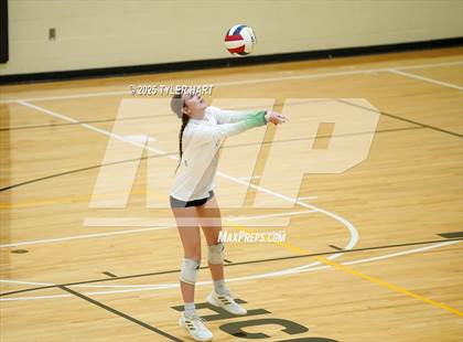 Thumbnail 2 in Floyd Central vs. Carmel (Avon Classic) photogallery.