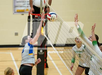 Thumbnail 3 in Floyd Central vs. Carmel (Avon Classic) photogallery.