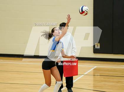 Thumbnail 1 in Floyd Central vs. Carmel (Avon Classic) photogallery.