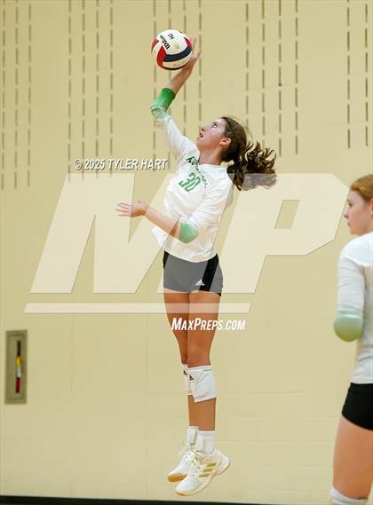 Thumbnail 1 in Floyd Central vs. Carmel (Avon Classic) photogallery.