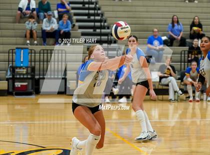Thumbnail 2 in Floyd Central vs. Carmel (Avon Classic) photogallery.