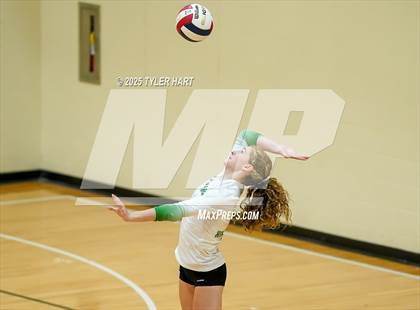 Thumbnail 2 in Floyd Central vs. Carmel (Avon Classic) photogallery.