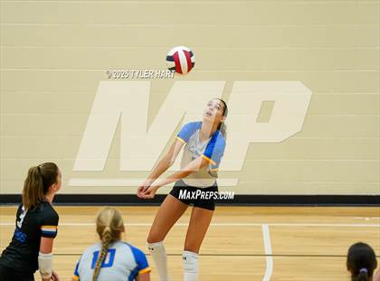 Thumbnail 2 in Floyd Central vs. Carmel (Avon Classic) photogallery.