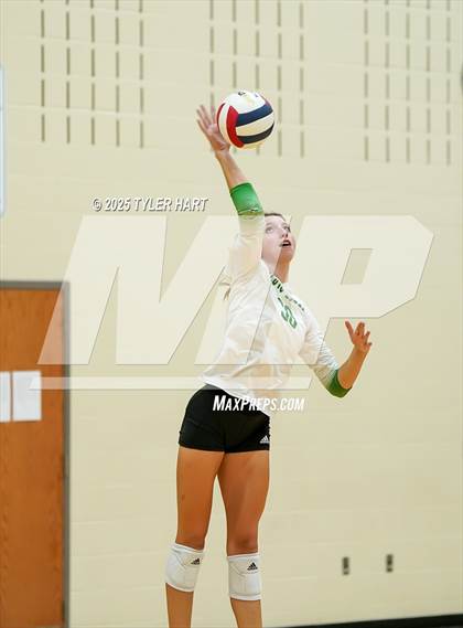 Thumbnail 3 in Floyd Central vs. Carmel (Avon Classic) photogallery.