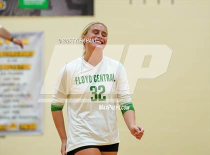 Thumbnail 2 in Floyd Central vs. Carmel (Avon Classic) photogallery.