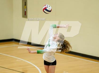 Thumbnail 3 in Floyd Central vs. Carmel (Avon Classic) photogallery.