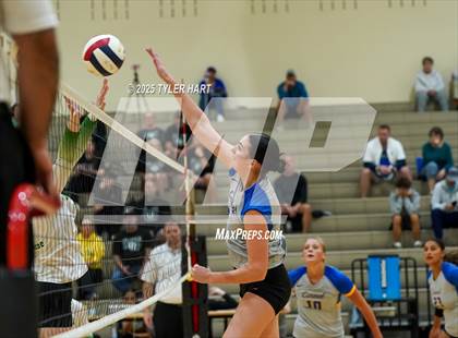 Thumbnail 1 in Floyd Central vs. Carmel (Avon Classic) photogallery.