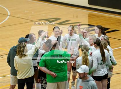 Thumbnail 2 in Floyd Central vs. Carmel (Avon Classic) photogallery.