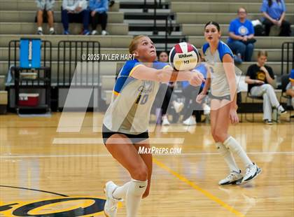 Thumbnail 1 in Floyd Central vs. Carmel (Avon Classic) photogallery.