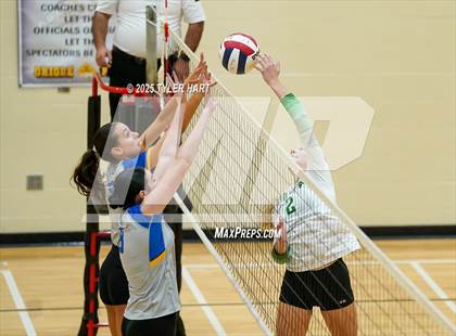 Thumbnail 1 in Floyd Central vs. Carmel (Avon Classic) photogallery.