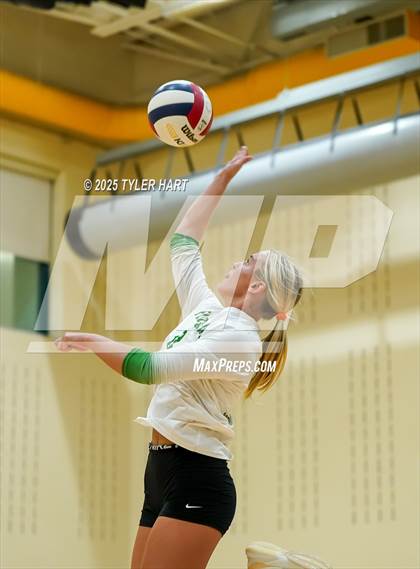 Thumbnail 3 in Floyd Central vs. Carmel (Avon Classic) photogallery.