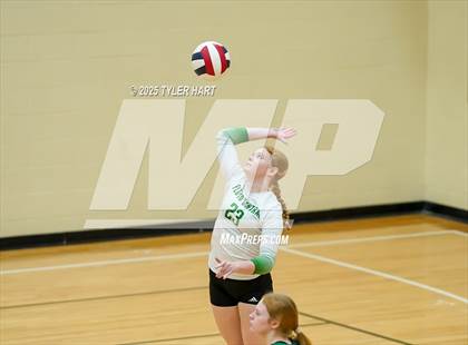 Thumbnail 2 in Floyd Central vs. Carmel (Avon Classic) photogallery.