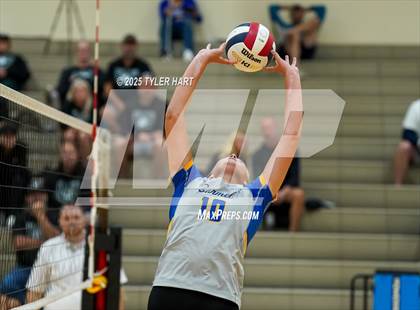 Thumbnail 2 in Floyd Central vs. Carmel (Avon Classic) photogallery.