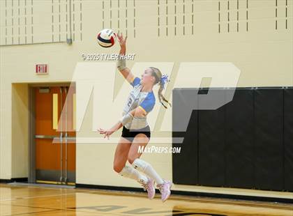 Thumbnail 1 in Floyd Central vs. Carmel (Avon Classic) photogallery.