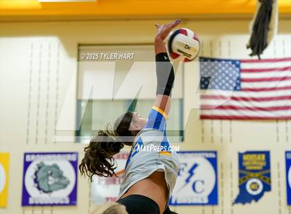 Thumbnail 3 in Floyd Central vs. Carmel (Avon Classic) photogallery.