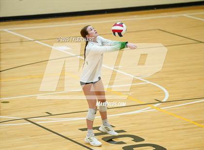 Thumbnail 1 in Floyd Central vs. Carmel (Avon Classic) photogallery.