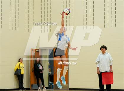Thumbnail 2 in Floyd Central vs. Carmel (Avon Classic) photogallery.