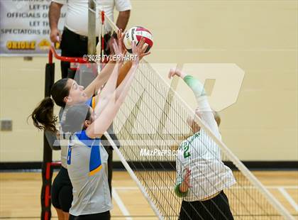 Thumbnail 2 in Floyd Central vs. Carmel (Avon Classic) photogallery.