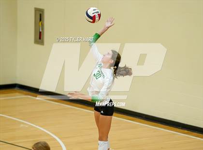 Thumbnail 3 in Floyd Central vs. Carmel (Avon Classic) photogallery.