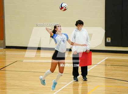 Thumbnail 1 in Floyd Central vs. Carmel (Avon Classic) photogallery.