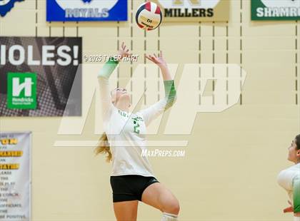 Thumbnail 2 in Floyd Central vs. Carmel (Avon Classic) photogallery.