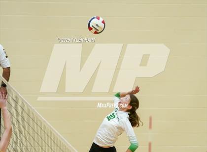 Thumbnail 1 in Floyd Central vs. Carmel (Avon Classic) photogallery.
