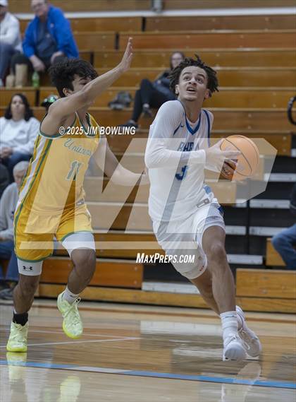 Thumbnail 2 in Normal University vs. Bismarck-Henning/Rossville-Alvin photogallery.