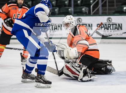 Thumbnail 2 in Lake Forest Academy vs. Catholic Central  photogallery.