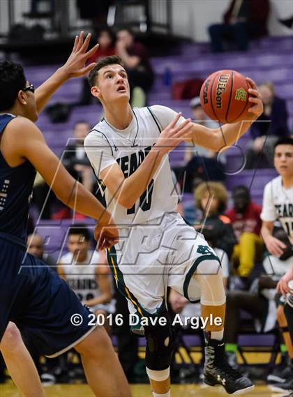 Thumbnail 2 in Hunter vs. Kearns (Riverton Holiday Tournament) photogallery.