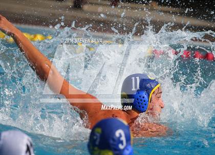 Thumbnail 2 in Grossmont vs. La Jolla (CIF SoCal Regional D2 Semifinal) photogallery.