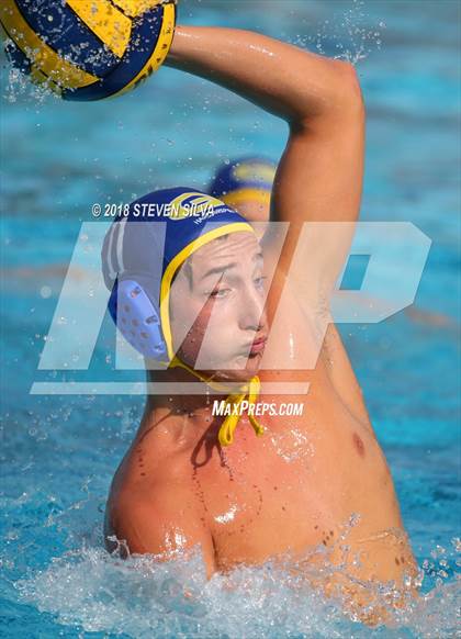 Thumbnail 2 in Grossmont vs. La Jolla (CIF SoCal Regional D2 Semifinal) photogallery.