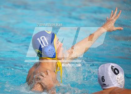Thumbnail 3 in Grossmont vs. La Jolla (CIF SoCal Regional D2 Semifinal) photogallery.