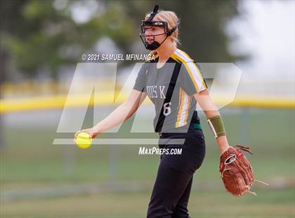 Thumbnail 3 in Lincoln High @ Pius X photogallery.