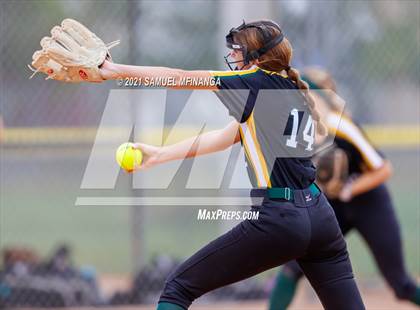 Thumbnail 3 in Lincoln High @ Pius X photogallery.