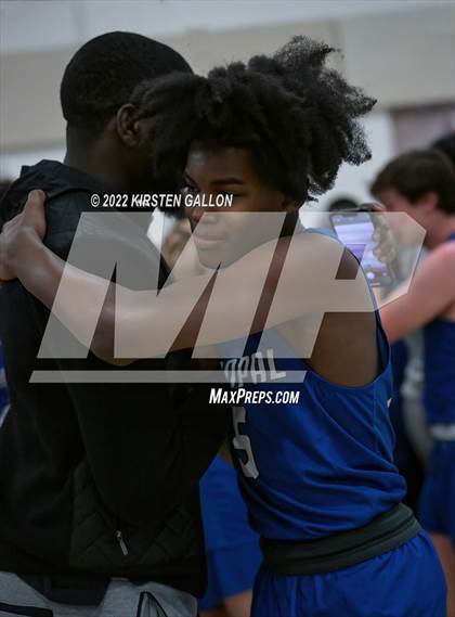 Thumbnail 1 in Episcopal vs. Greenhill (Southwest Preparatory Conference Final) photogallery.