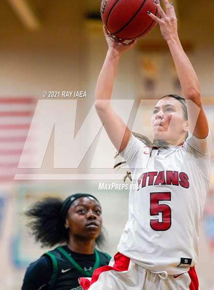 Thumbnail 2 in Rodriguez vs. Antelope (Valley High Tournament) photogallery.