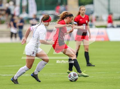 Thumbnail 2 in Pembroke Hill vs. Visitation Academy (MSHSAA Class 2 Semifinal) photogallery.