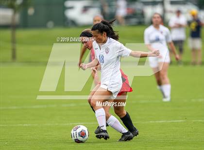 Thumbnail 2 in Pembroke Hill vs. Visitation Academy (MSHSAA Class 2 Semifinal) photogallery.