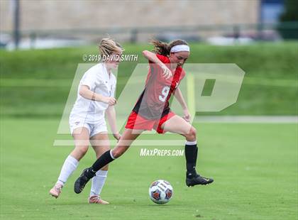 Thumbnail 1 in Pembroke Hill vs. Visitation Academy (MSHSAA Class 2 Semifinal) photogallery.