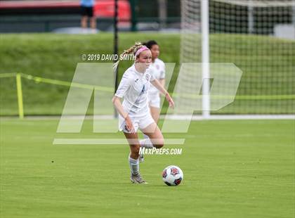 Thumbnail 2 in Pembroke Hill vs. Visitation Academy (MSHSAA Class 2 Semifinal) photogallery.